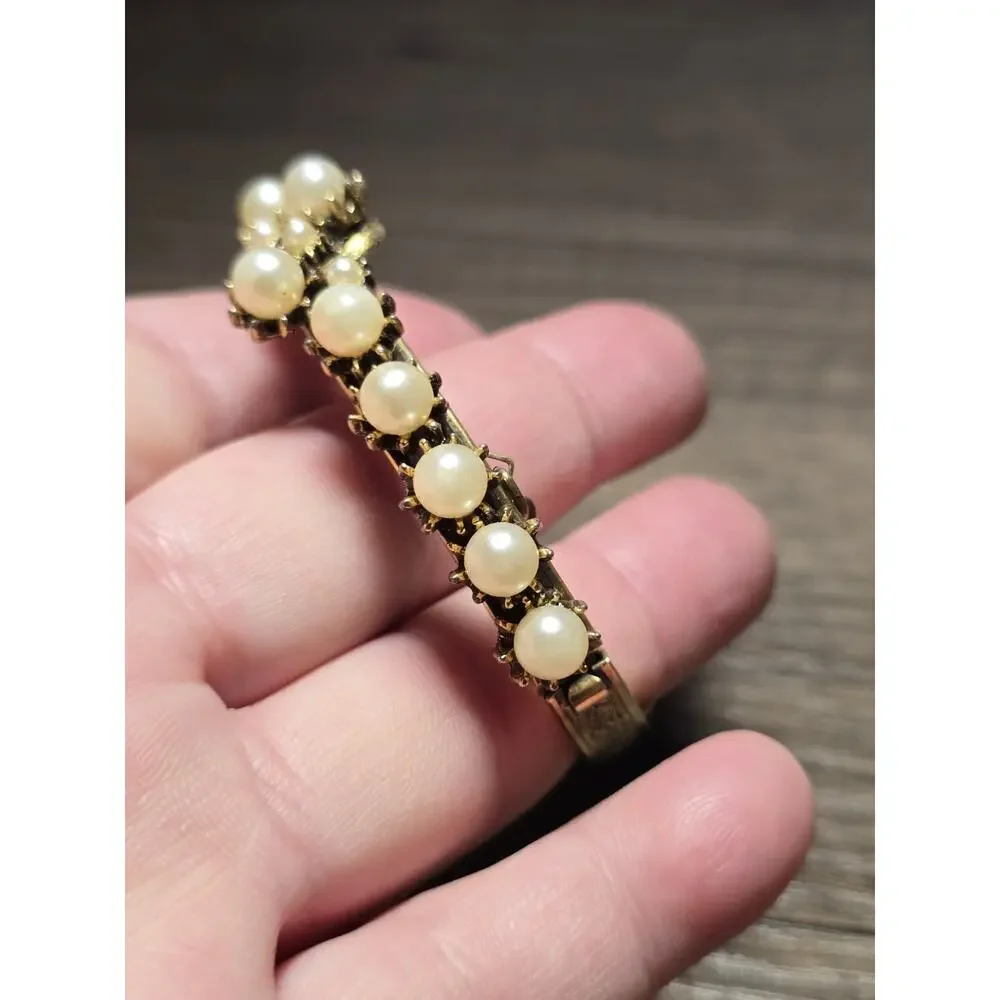 Vintage Florenza gold tone pearl clamp bracelet w/ etched design size 6.75